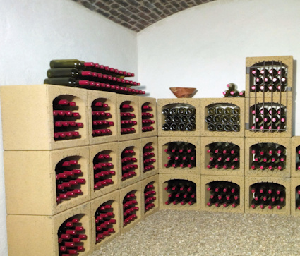 Vinobloc, stapelbaar stenen de wijnkelder